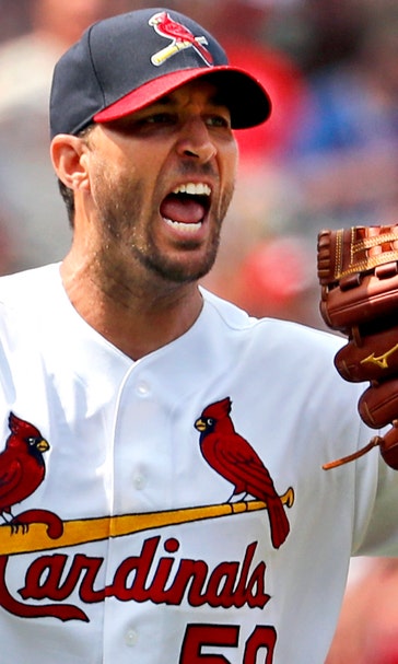 Wild Wainwright pitches Cards past Hamels, Cubs 2-1 to sweep